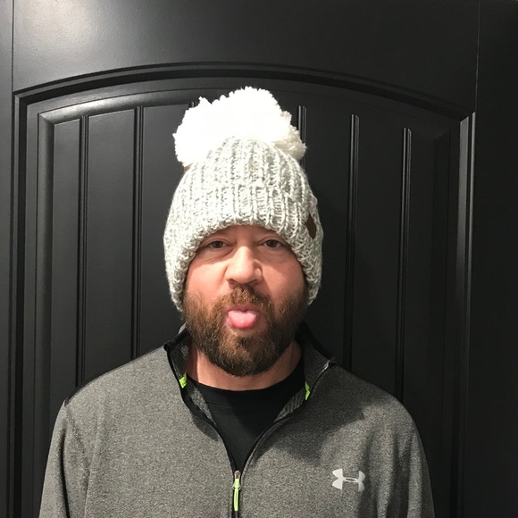 π₯1 leftCC Pom style beanie - Picture 5 of 8